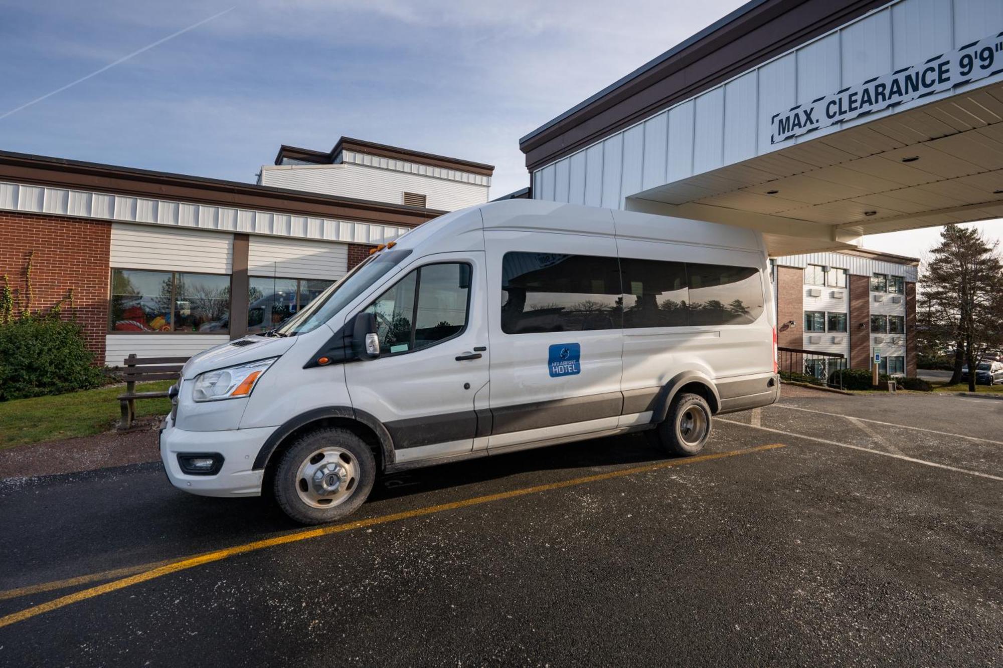 Hfx Airport 3* Enfield