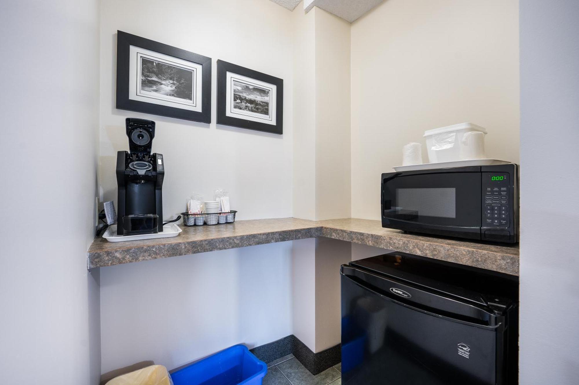 Hfx Airport Inn 3*
